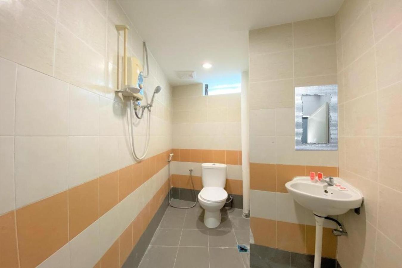 B Hotel Penang George Town Ngoại thất bức ảnh